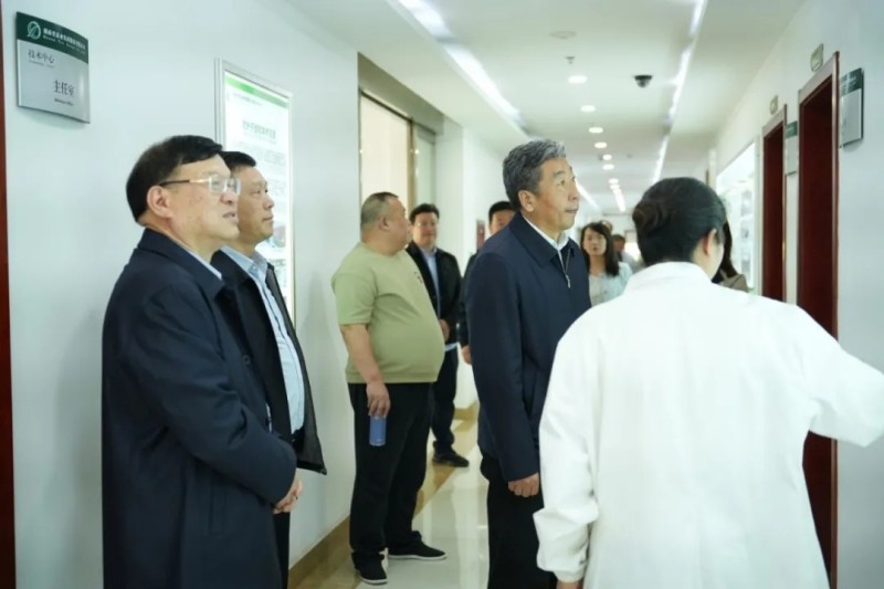 山西省供銷(xiāo)合作社聯(lián)合社黨組書(shū)記、理事會(huì)主任高建軍一行蒞臨公司調(diào)研指導(dǎo)
